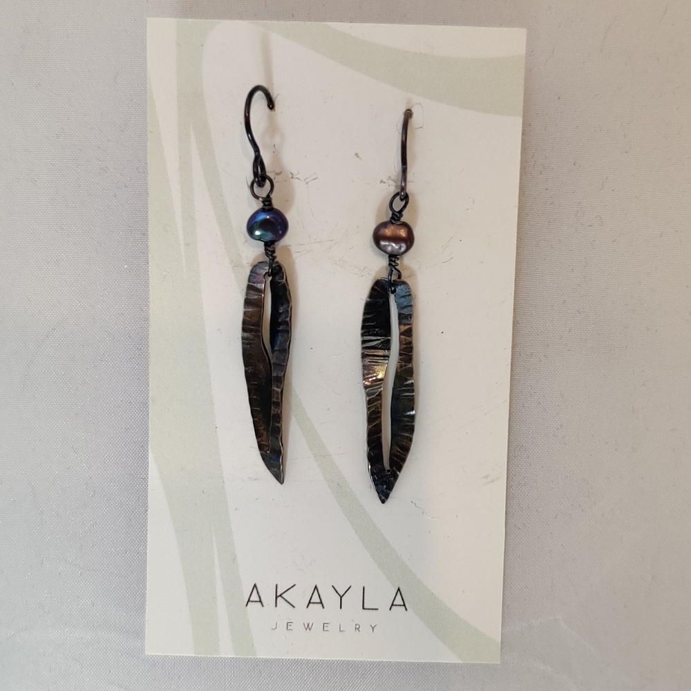 Akalya Metal Feather Earrings with Pearl